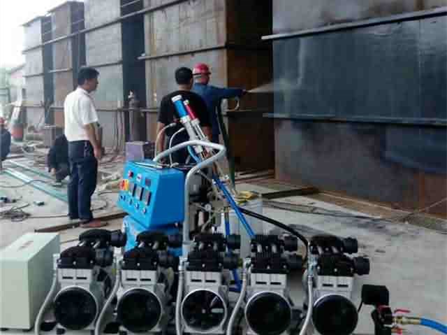 聚脲噴涂施工現(xiàn)場(chǎng)